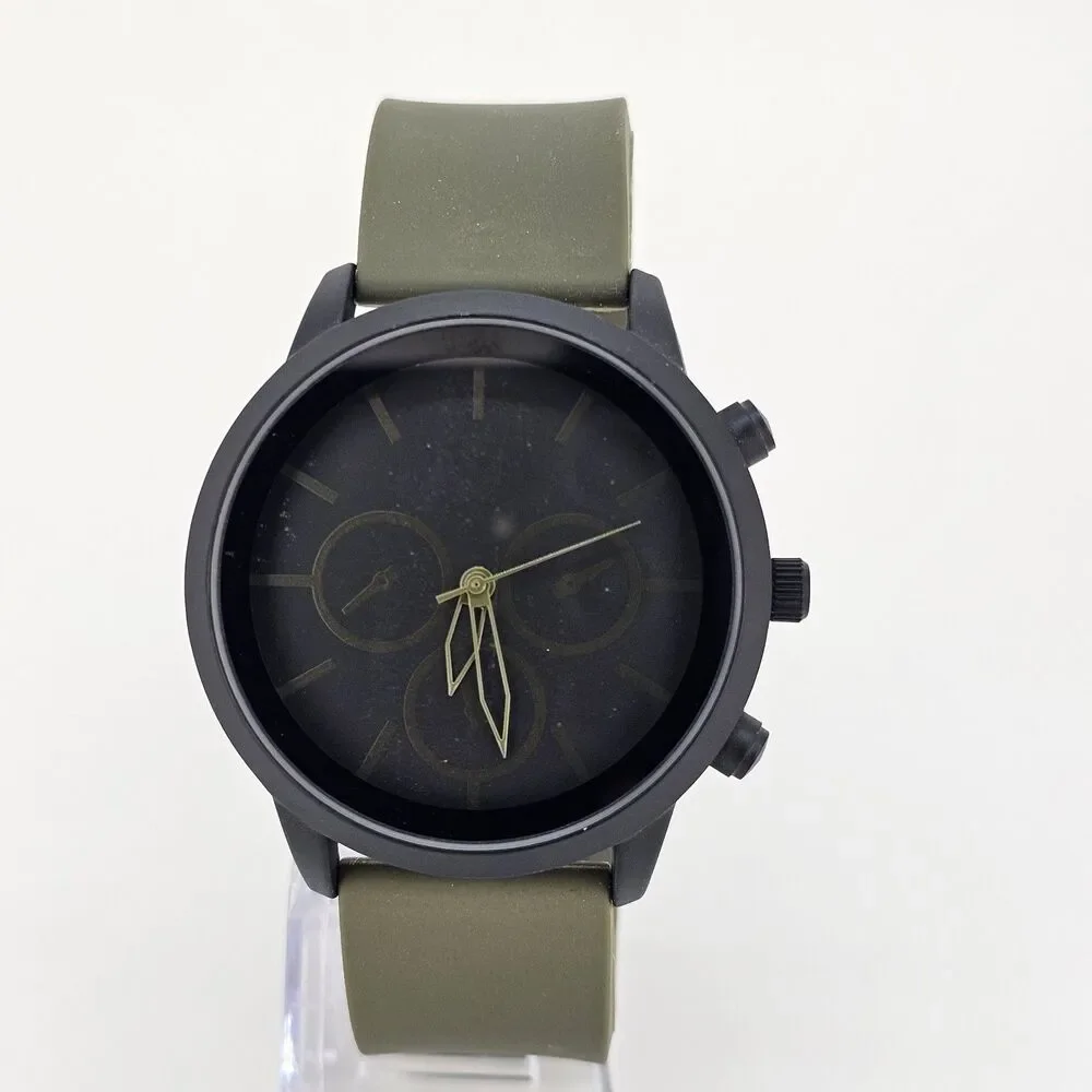 Men's Watch 45MM Black‎ Case Black Dial Dark Green Plastic Bands New Battery